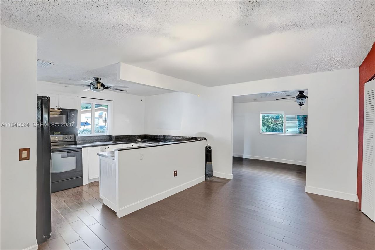 901 NW 34th Ave, Miami, FL 33125 Photo