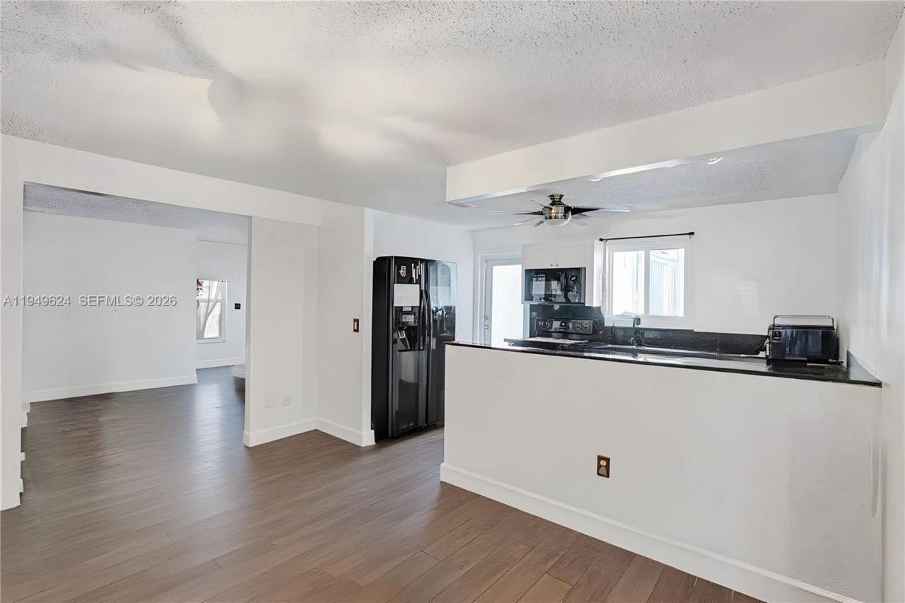 901 NW 34th Ave, Miami, FL 33125 Photo