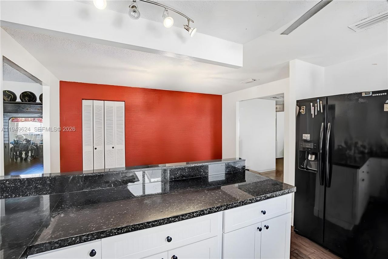 901 NW 34th Ave, Miami, FL 33125 Photo