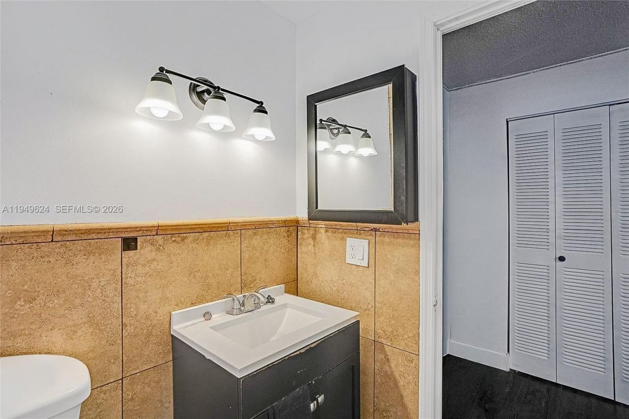 901 NW 34th Ave, Miami, FL 33125 Photo