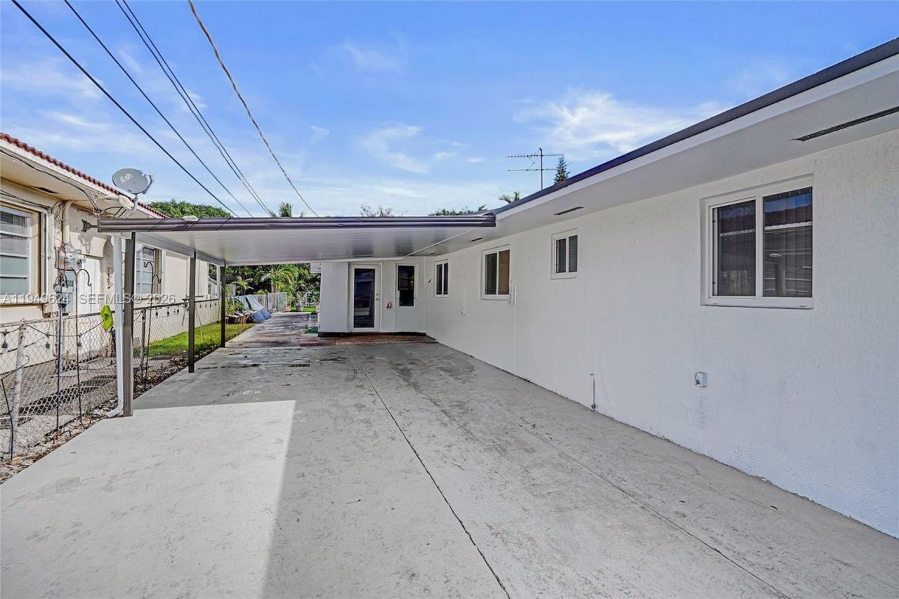 901 NW 34th Ave, Miami, FL 33125 Photo