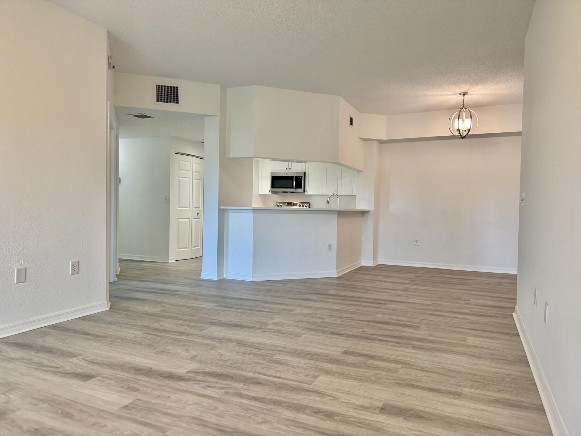 2725 Anzio Court, Unit 304, Palm Beach Gardens, FL 33410 Photo