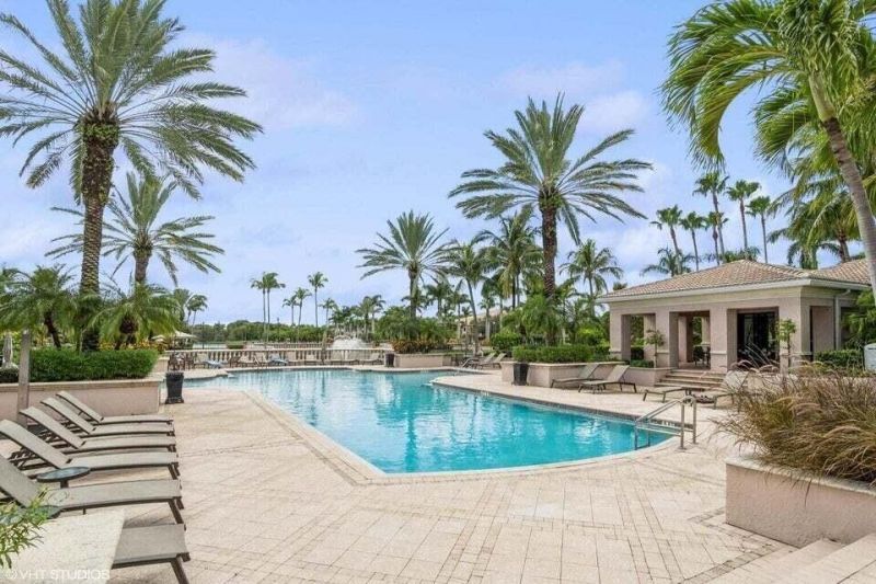 2725 Anzio Court, Unit 304, Palm Beach Gardens, FL 33410 Photo