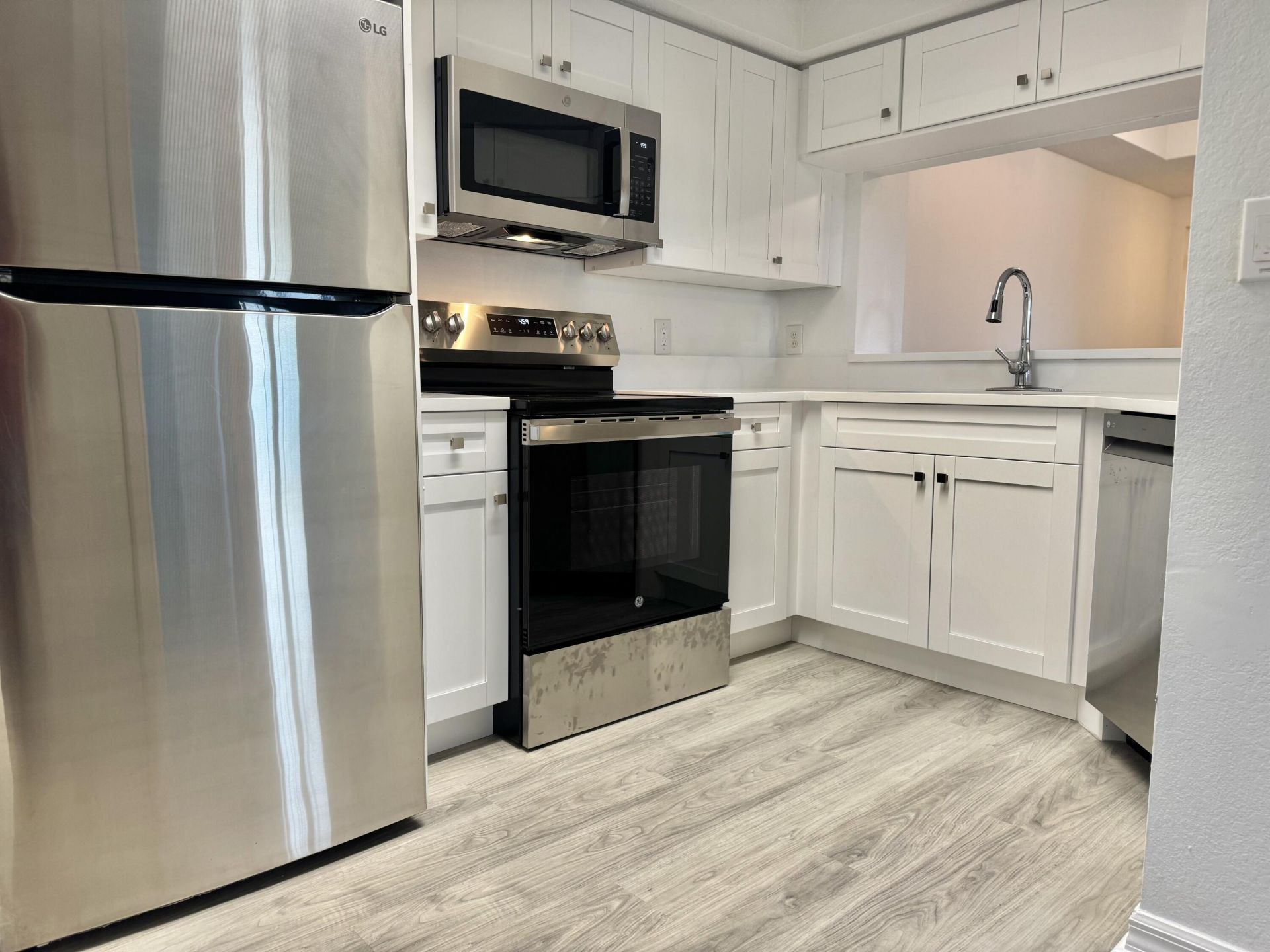 2725 Anzio Court, Unit 304, Palm Beach Gardens, FL 33410 Photo