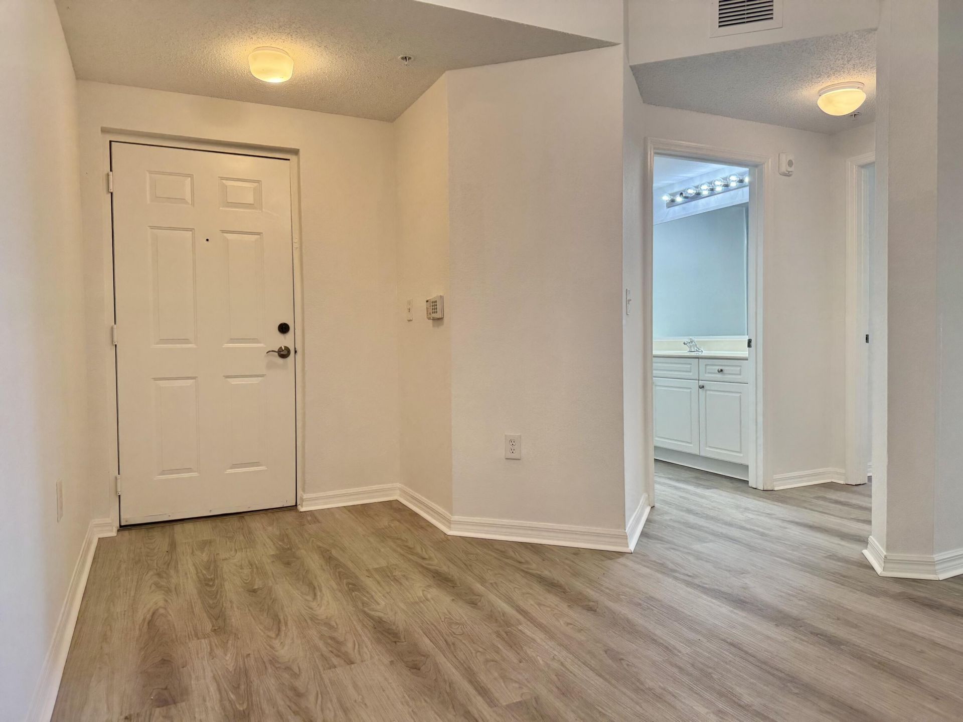 2725 Anzio Court, Unit 304, Palm Beach Gardens, FL 33410 Photo