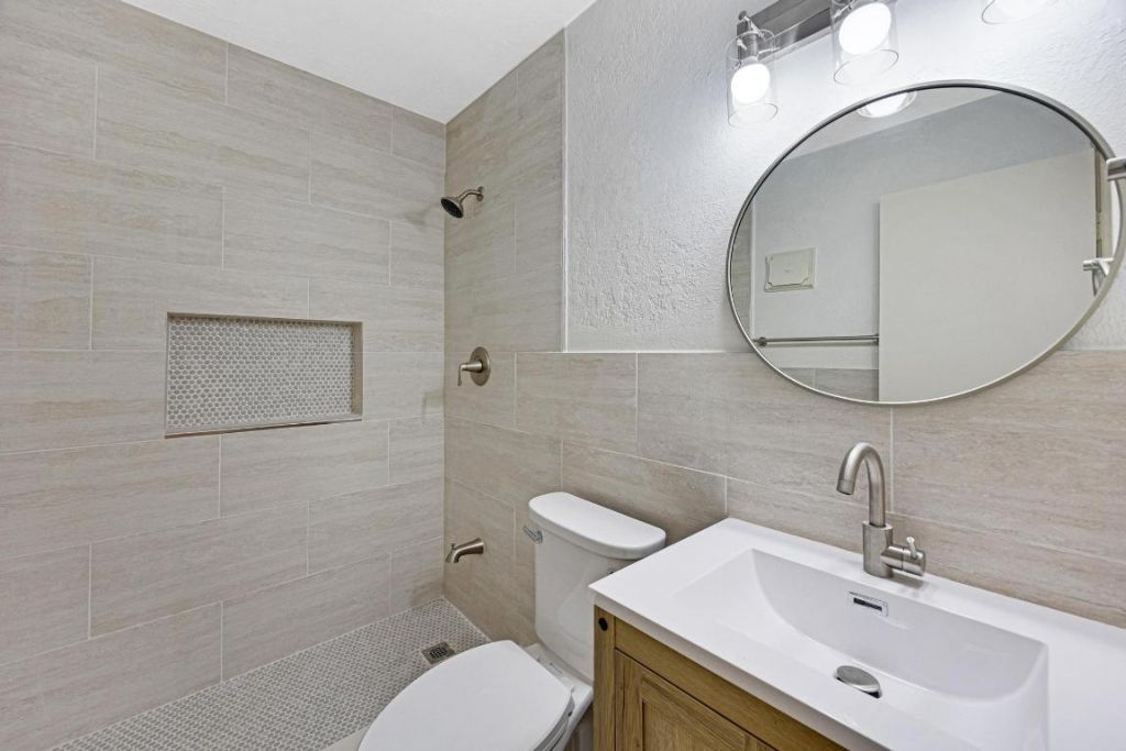 92550 Overseas Highway, Unit 214, Tavernier, FL 33070 Photo