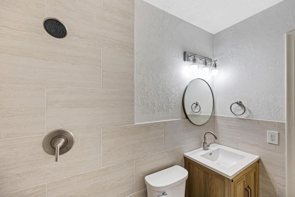 92550 Overseas Highway, Unit 214, Tavernier, FL 33070 Photo