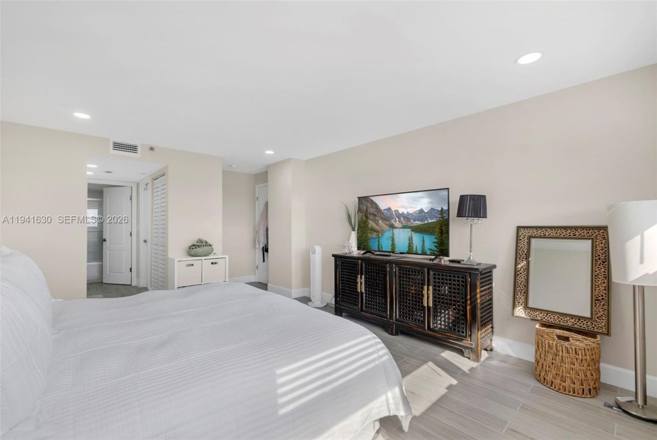 3200 Port Royale Dr N, Unit 705, Fort Lauderdale, FL 33308 Photo