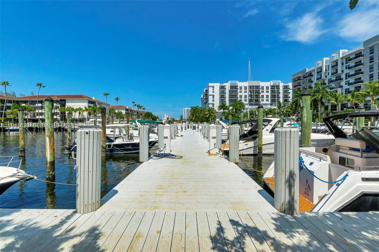 3200 Port Royale Dr N, Unit 705, Fort Lauderdale, FL 33308 Photo