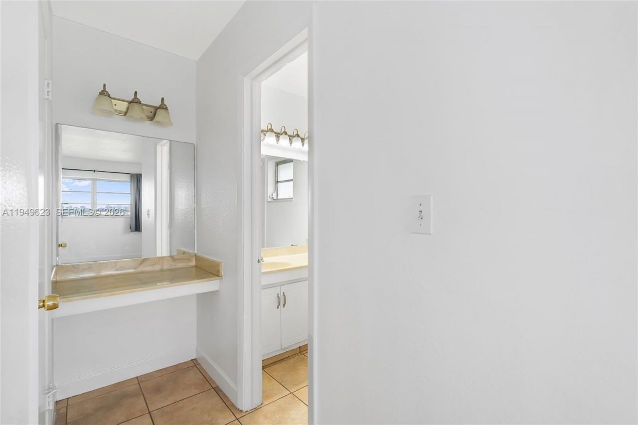 2500 SW 81st Ave , Unit 402, Davie, FL 33324 Photo