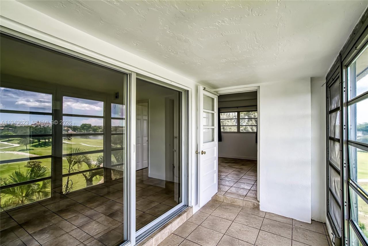 2500 SW 81st Ave , Unit 402, Davie, FL 33324 Photo
