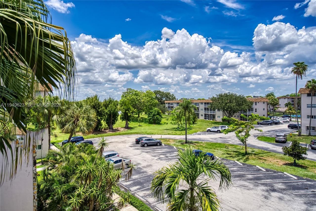 2500 SW 81st Ave , Unit 402, Davie, FL 33324 Photo