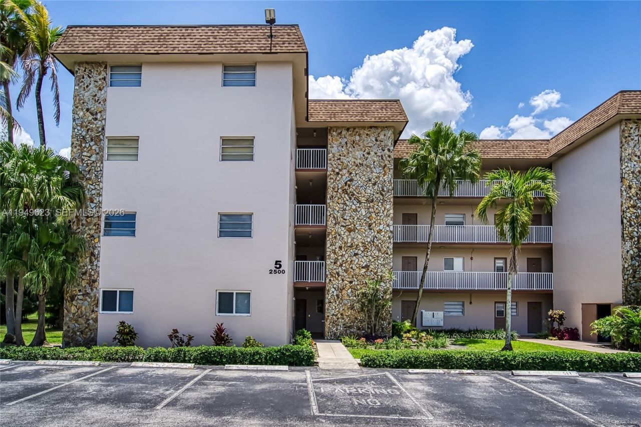 2500 SW 81st Ave , Unit 402, Davie, FL 33324 Photo