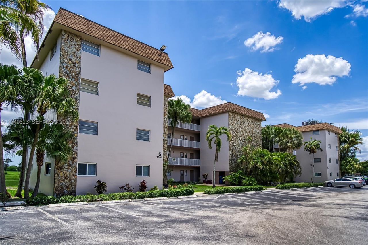 2500 SW 81st Ave , Unit 402, Davie, FL 33324 Photo