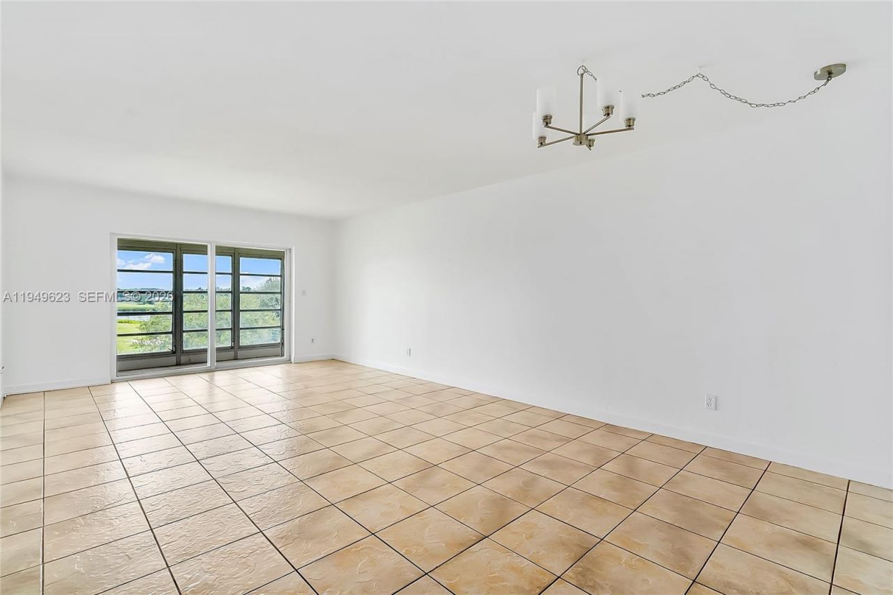 2500 SW 81st Ave , Unit 402, Davie, FL 33324 Photo