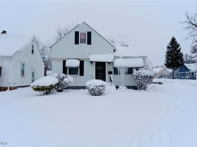18717 Waterbury Avenue, Maple Heights, OH 44137 Photo 1