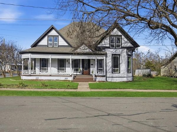 520 W 9th Street, Bonham, TX 75418