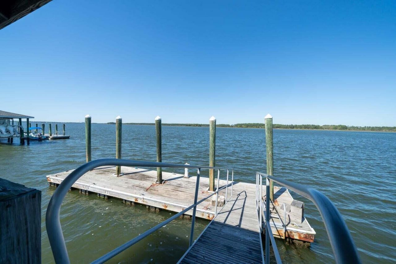 2491 River Bluff Lane Photo 13