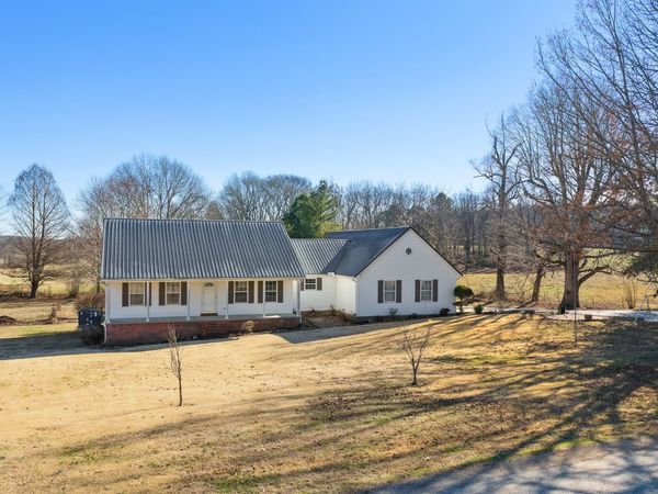 3149 Sand Ridge Rd, Lexington, TN 38351