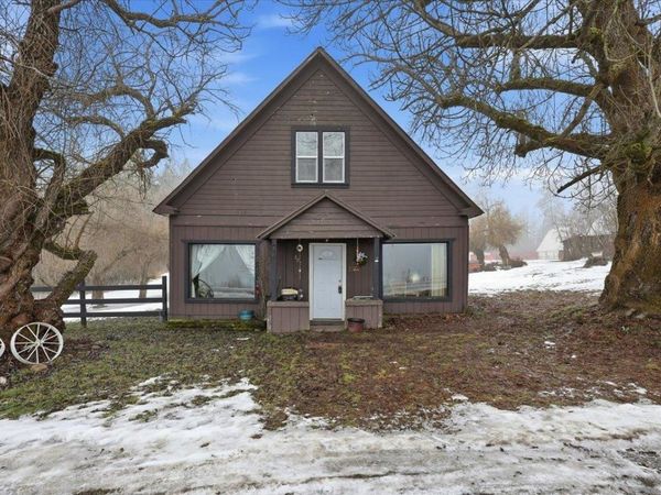 305 River Rd, Usk, WA 99180