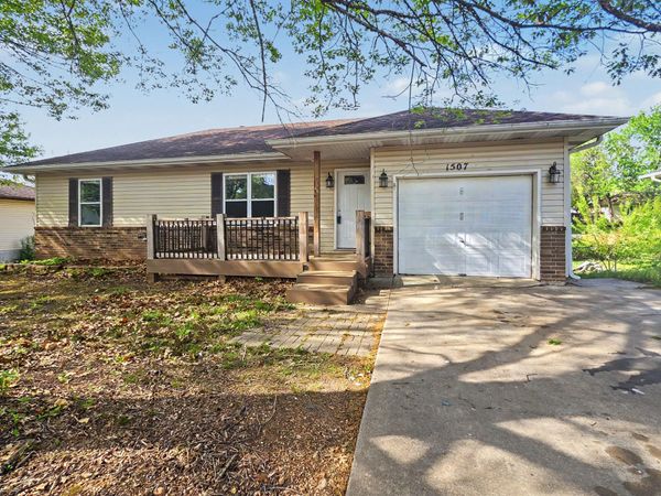 1507 W Meadow Street, Ozark, MO 65721