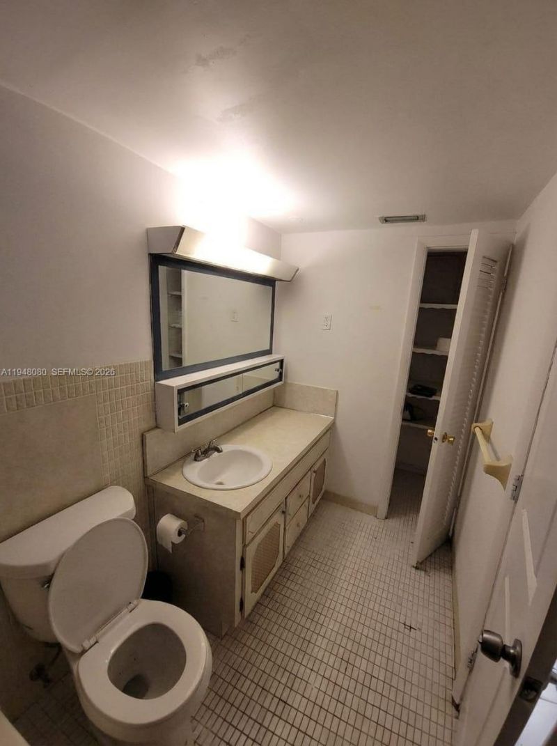 1591 NE Miami Gardens Dr, Unit 205, Miami, FL 33179 Photo