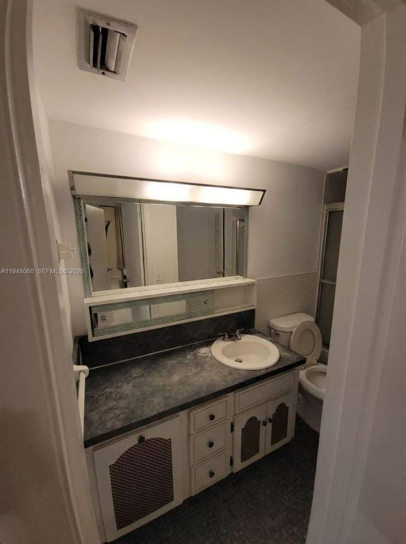 1591 NE Miami Gardens Dr, Unit 205, Miami, FL 33179 Photo