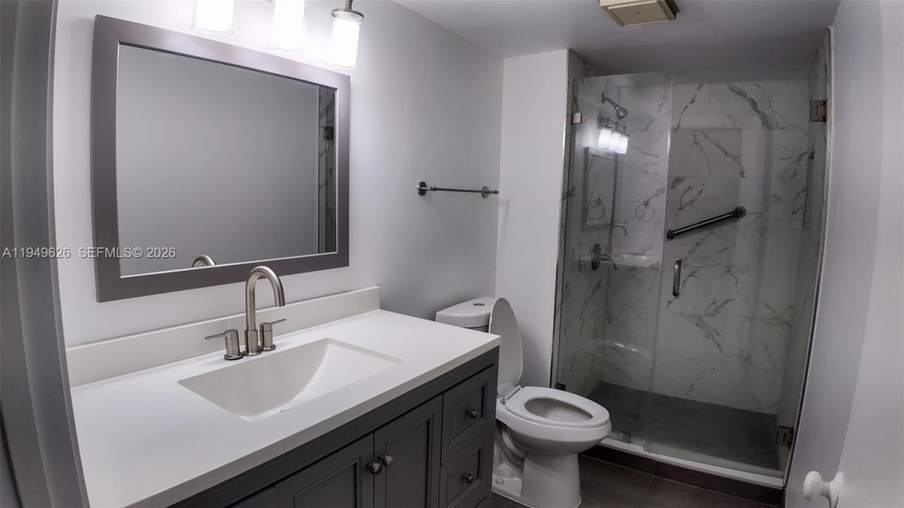 7220 Lake Cir Dr, Unit 203, Margate, FL 33063 Photo