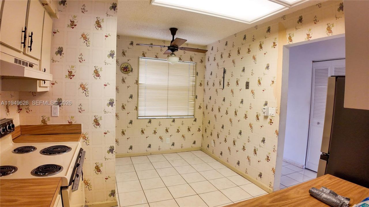 7220 Lake Cir Dr, Unit 203, Margate, FL 33063 Photo