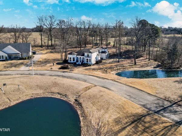 220 Forest Lake Drive, Humboldt, TN 38343