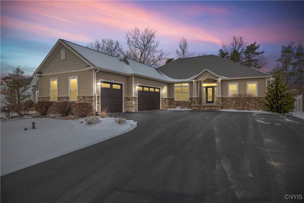 128 Crane Landing, Manlius, NY 13104 Main Photo