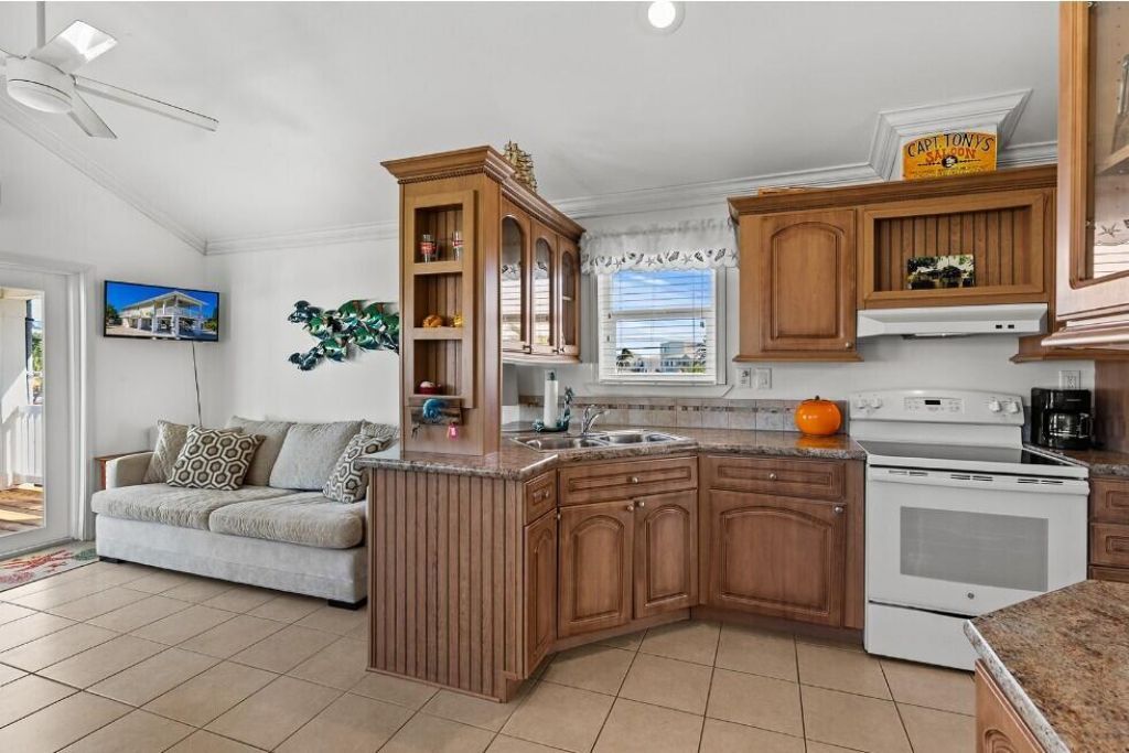 31478 Avenue E, Big Pine Key, FL 33043 Photo