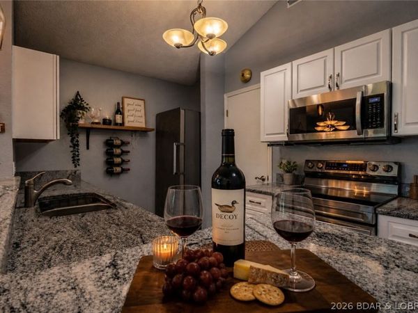 98 Jonathan Drive, Unit 4C, Lake Ozark, MO 65049