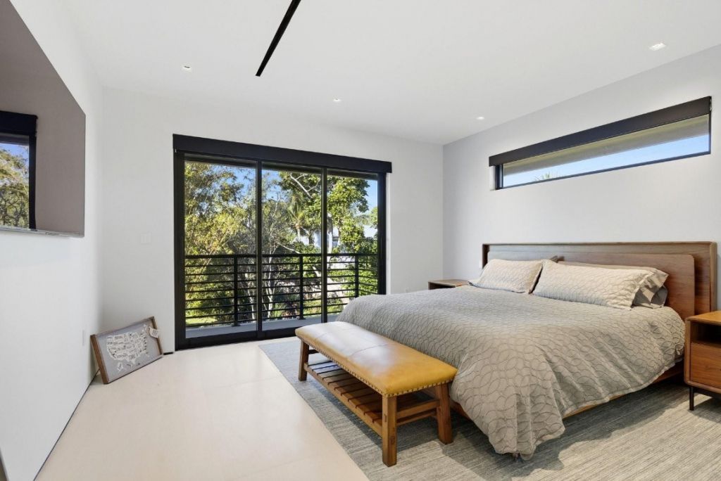 2103 Bayview Dr, Fort Lauderdale, FL 33305 Photo