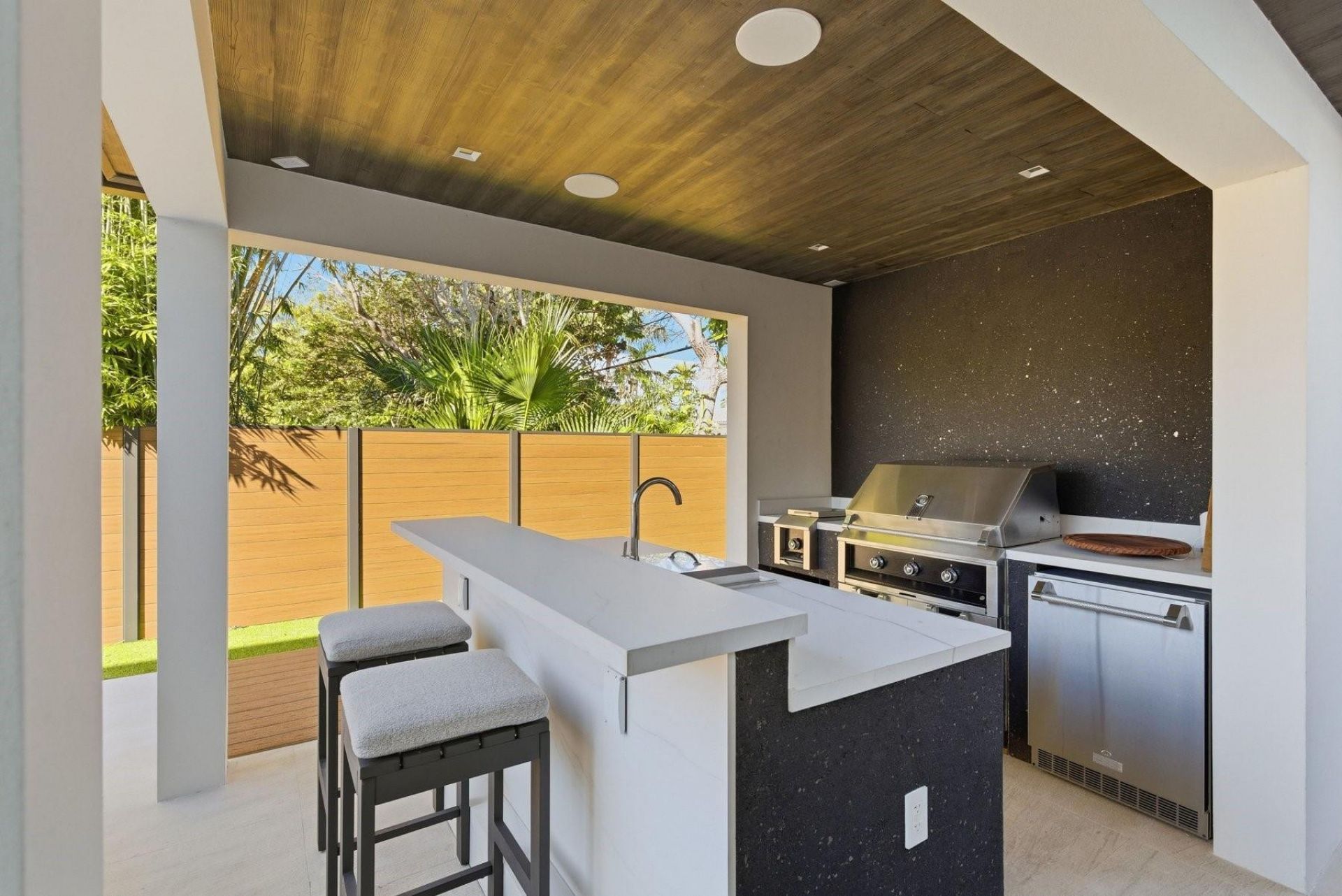 2103 Bayview Drive, Fort Lauderdale, FL 33305 Photo