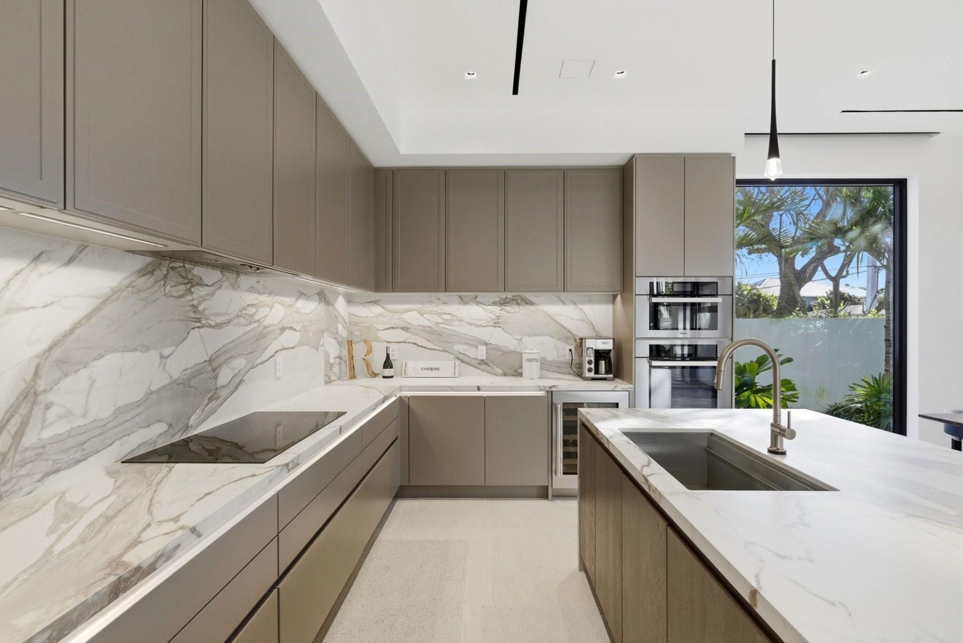 2103 Bayview Drive, Fort Lauderdale, FL 33305 Photo