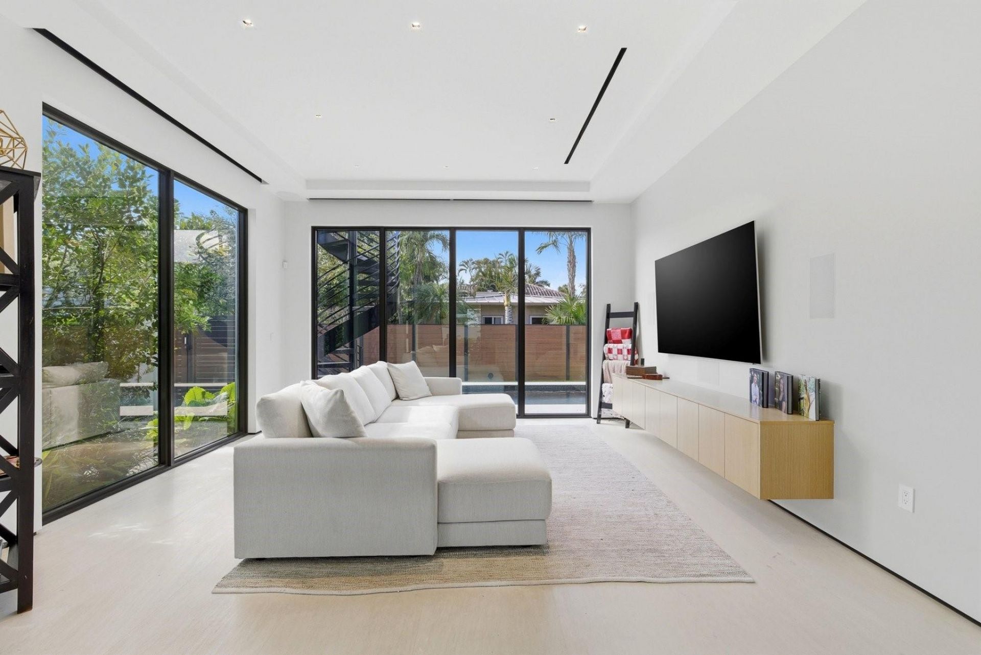 2103 Bayview Drive, Fort Lauderdale, FL 33305 Photo