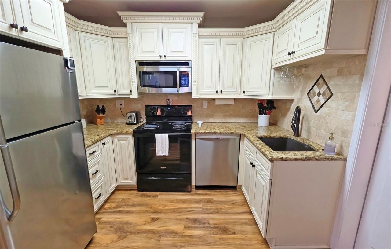 2442 Wood Street, Sarasota, FL 34237 Photo