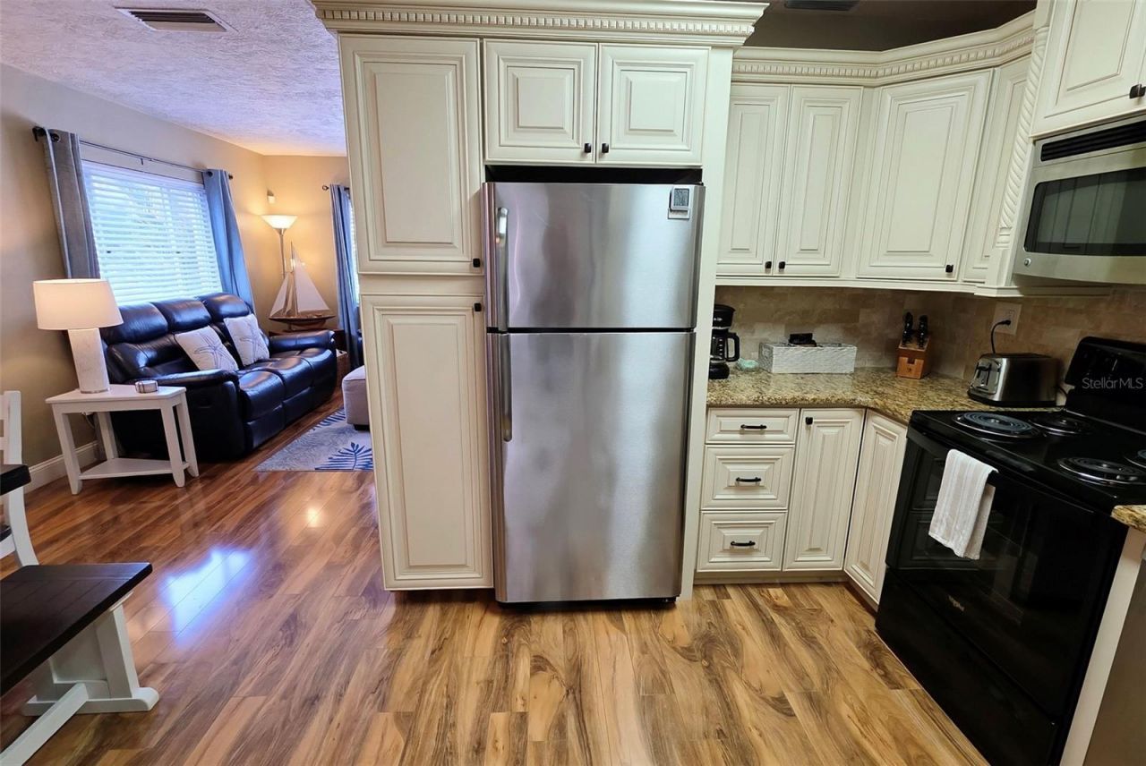 2442 Wood Street, Sarasota, FL 34237 Photo