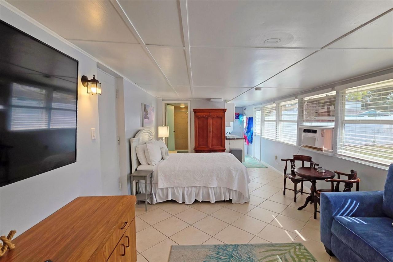 2442 Wood Street, Sarasota, FL 34237 Photo