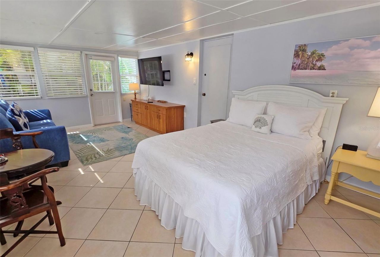 2442 Wood Street, Sarasota, FL 34237 Photo