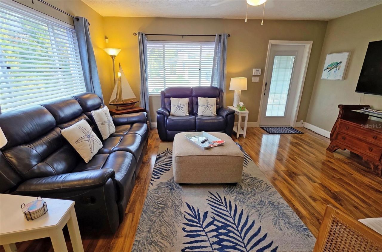 2442 Wood Street, Sarasota, FL 34237 Photo