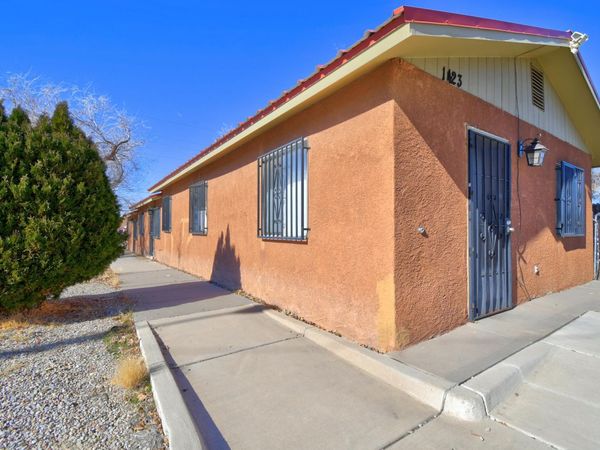 1423 Edith Boulevard SE, Albuquerque, NM 87102
