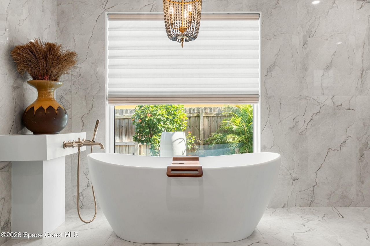 656 Franklyn Avenue, Indialantic, FL 32903 Photo