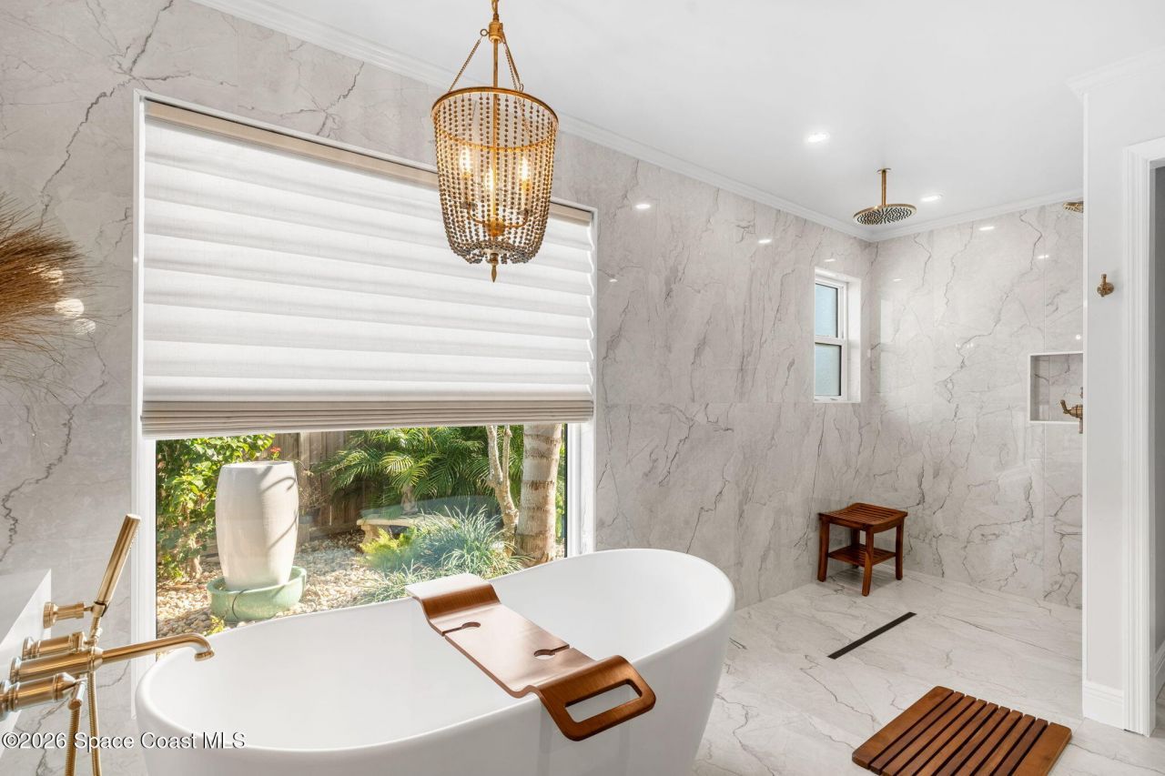 656 Franklyn Avenue, Indialantic, FL 32903 Photo