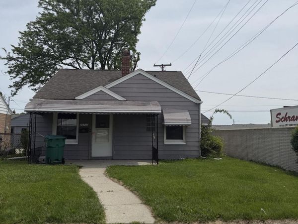 22732 Rosalind Avenue, Eastpointe, MI 48021
