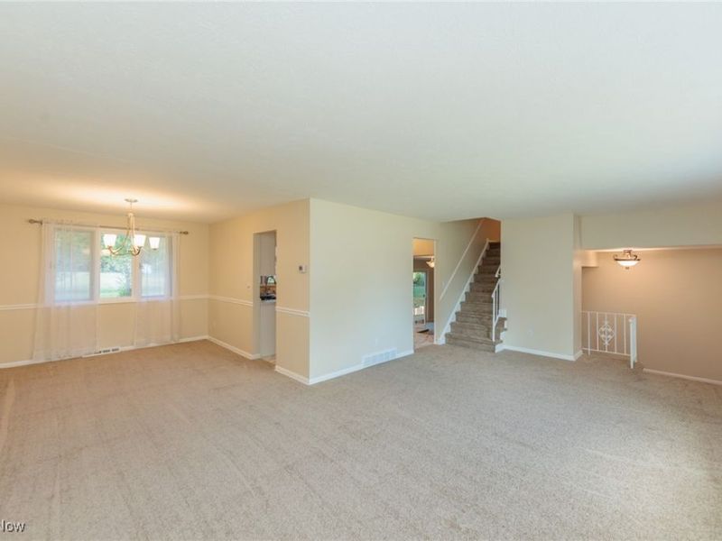 6258 Carlyle Drive, Seven Hills, OH 44131 Photo 14