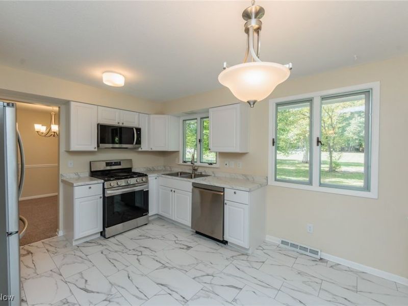 6258 Carlyle Drive, Seven Hills, OH 44131 Photo 18