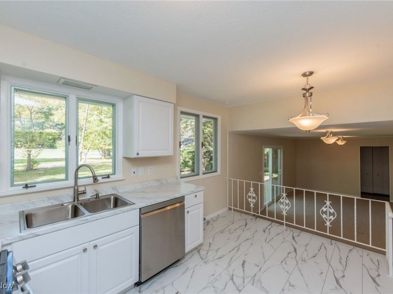 6258 Carlyle Drive, Seven Hills, OH 44131 Photo 23