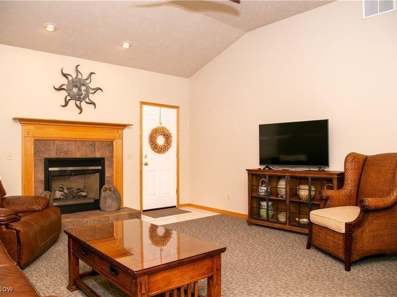 8873 Ashlyn Court, Olmsted Falls, OH 44138 Photo 10